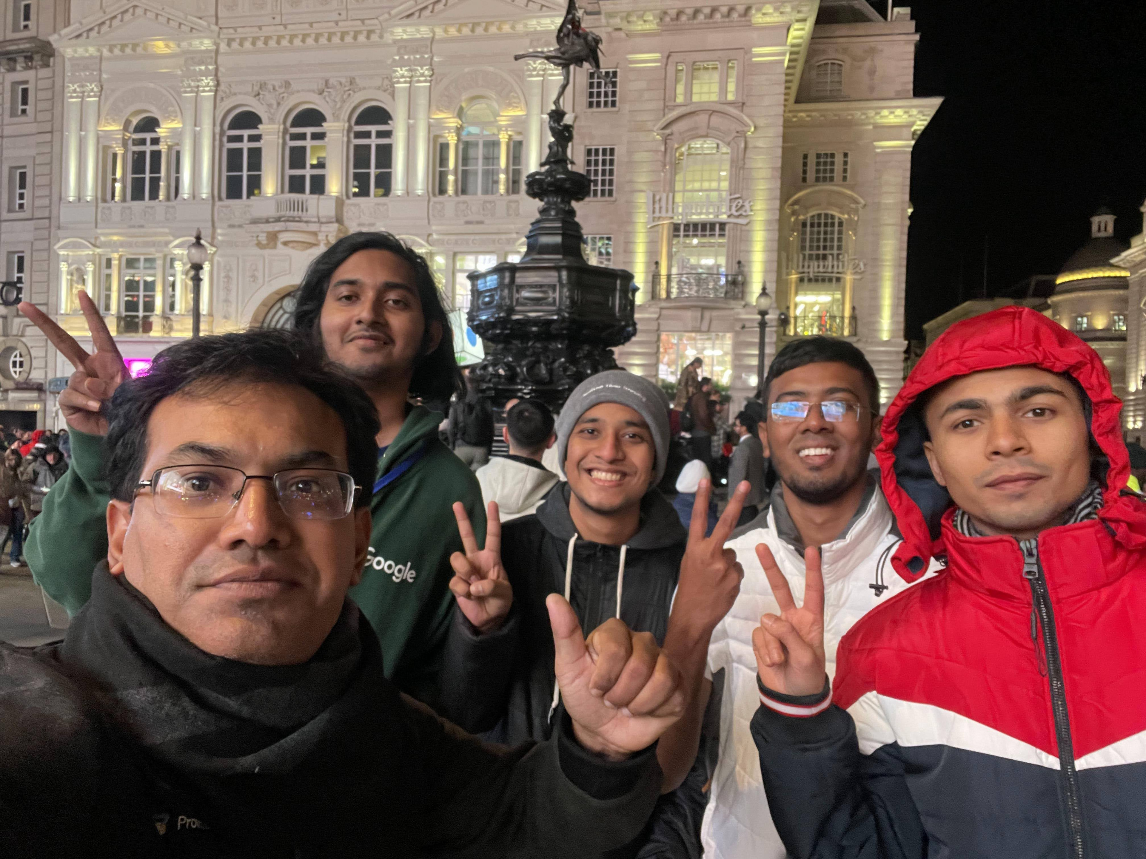 We โ๏ธ in Piccadilly Circus